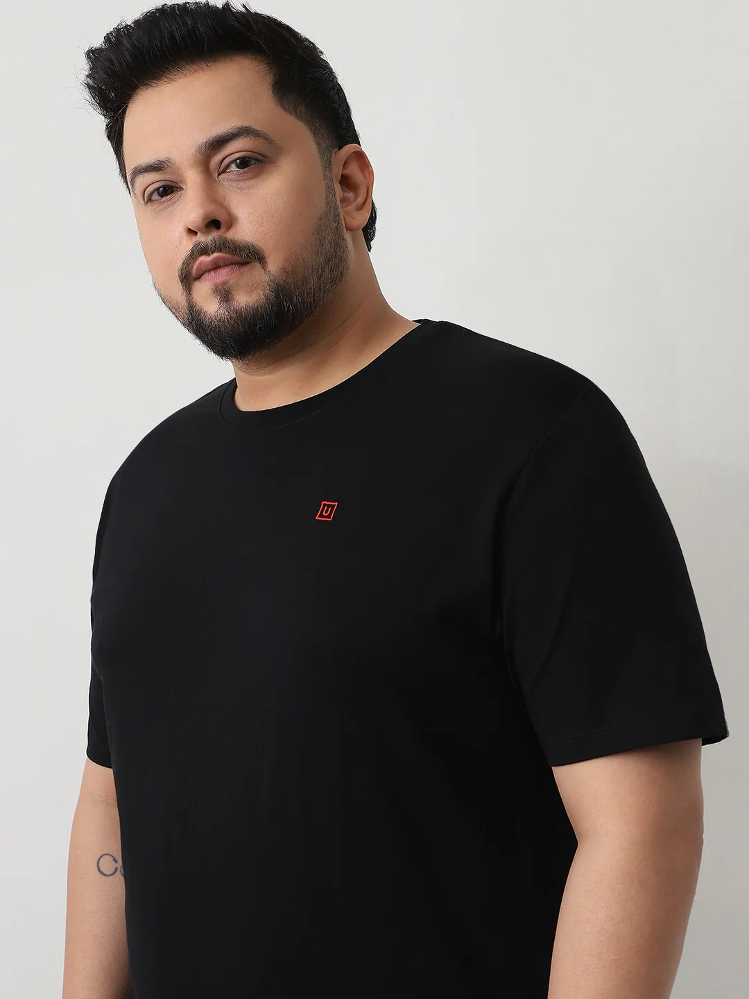 Plus Men's Black Solid Regular Fit Round Neck Cotton T-Shirt - Image 5