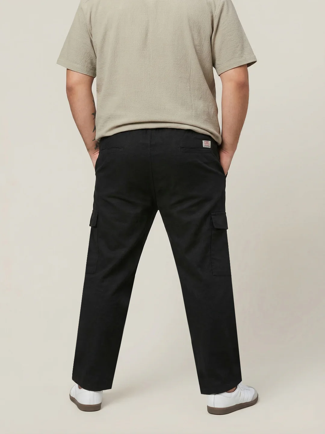 Plus Men's Black Straight Fit Linen Cargo Pants with 6 Pockets - Image 3