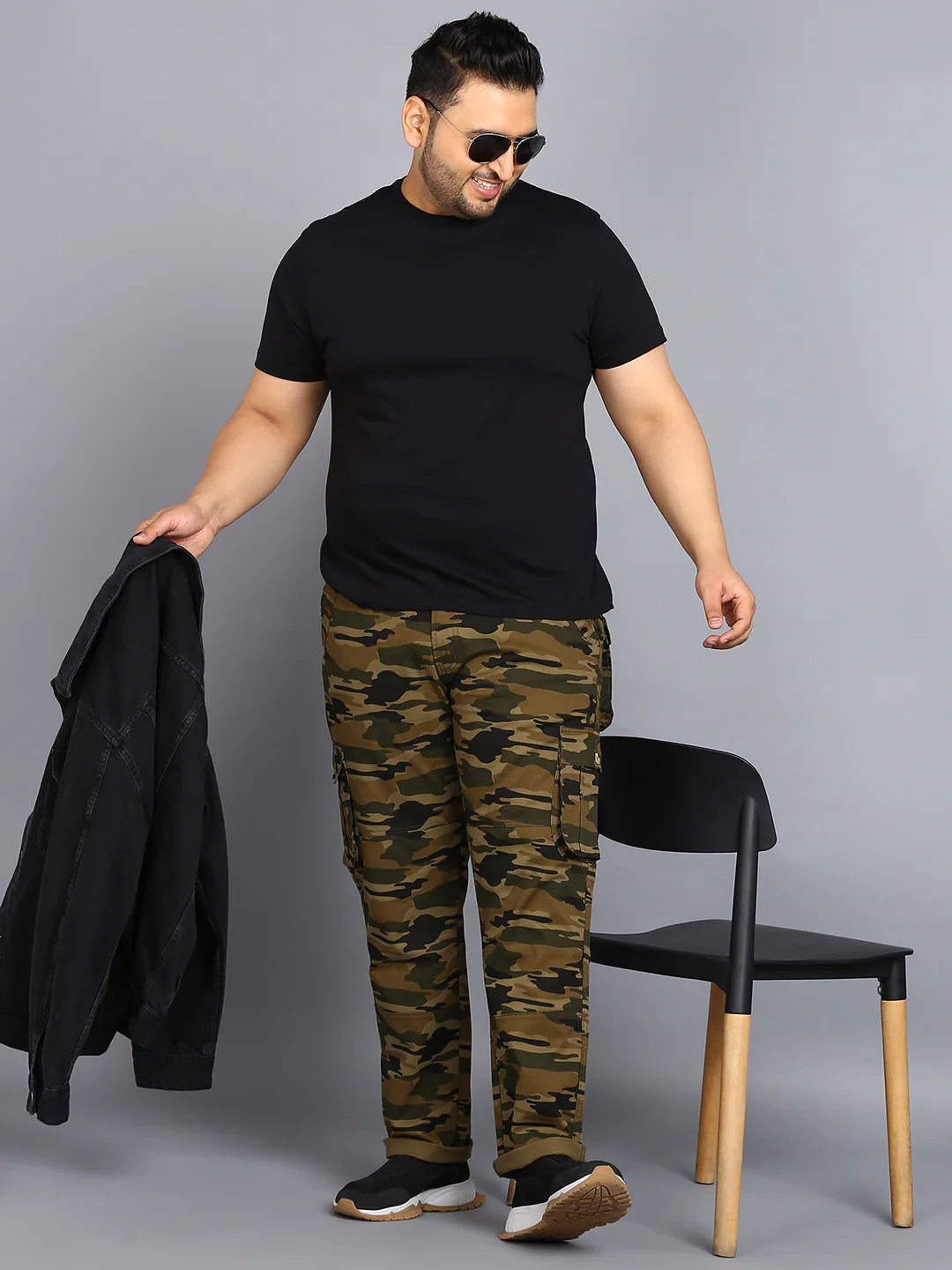 Plus Men's Green Regular Fit Military Camouflage Cargo Chino Pant with 6 Pockets - Image 4