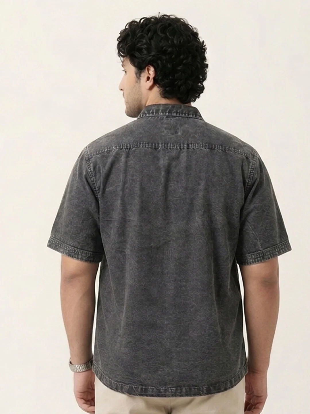 Plus Men's Grey Oversized Fit Half Sleeve Solid Casual Denim Shirt - Image 3