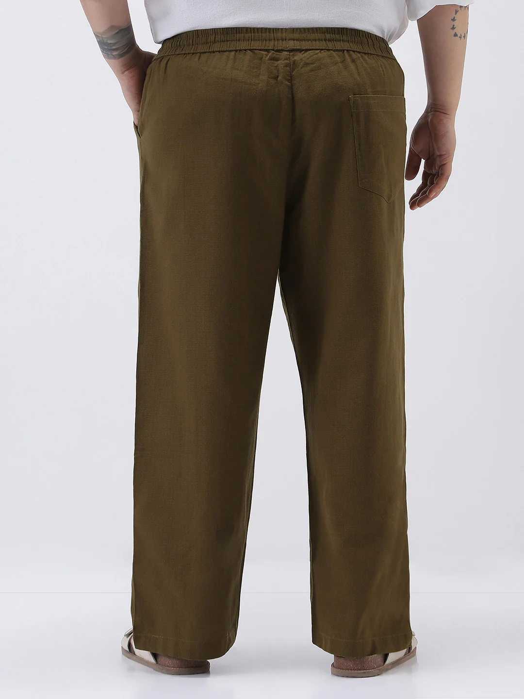 Plus Men's Khaki Loose Fit Solid Linen Blend Trousers Non-Stretchable - Image 3