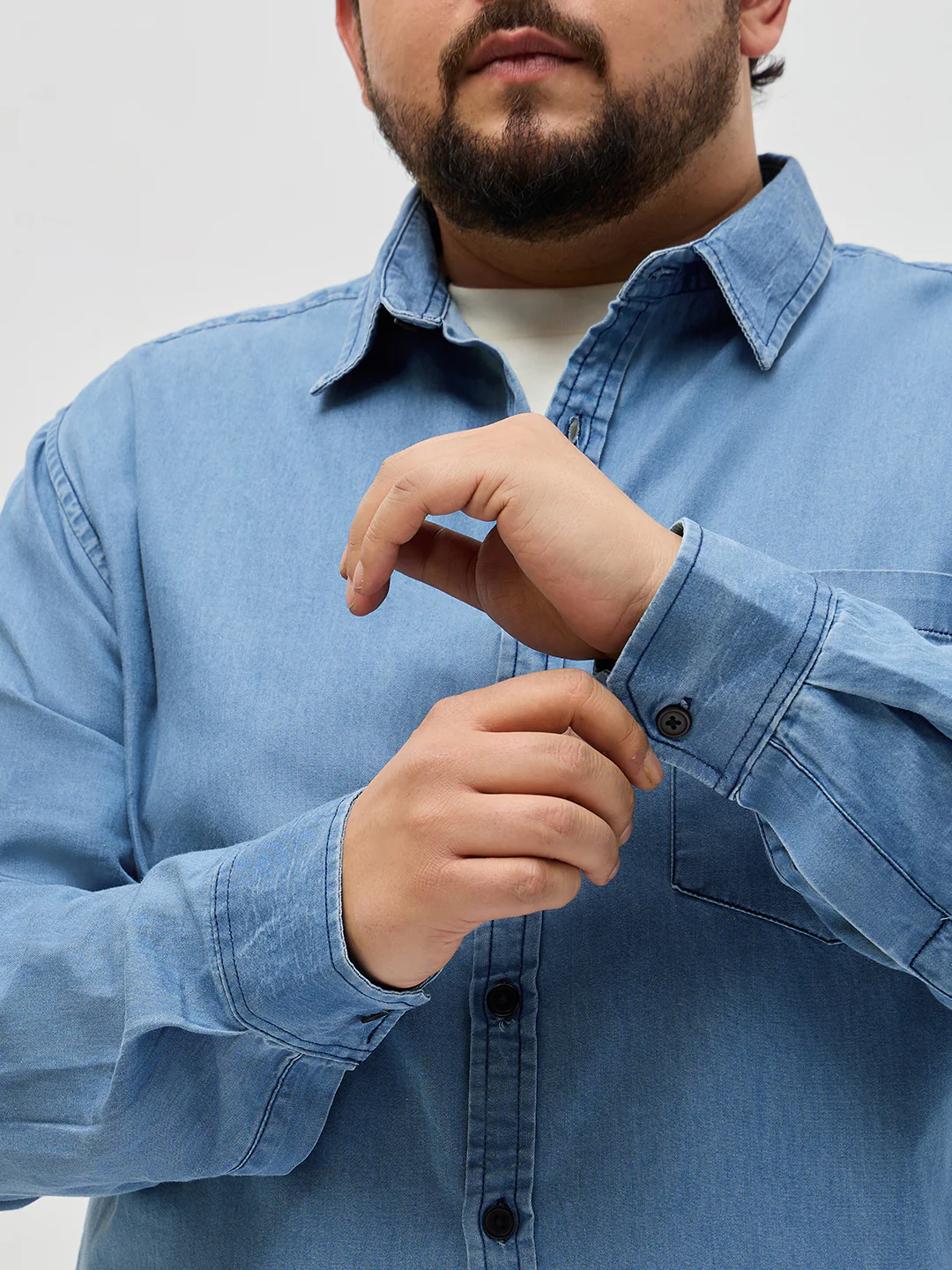 Plus Men's Light Blue Regular Fit Full Sleeve Solid Denim Shirt - Image 6