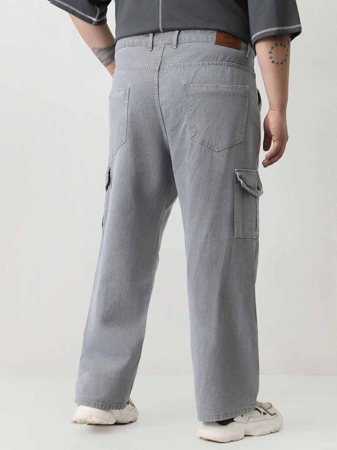 Plus Men's Light Grey Loose Fit Cargo Jeans with 6 Pockets Non-Stretchable - Image 4