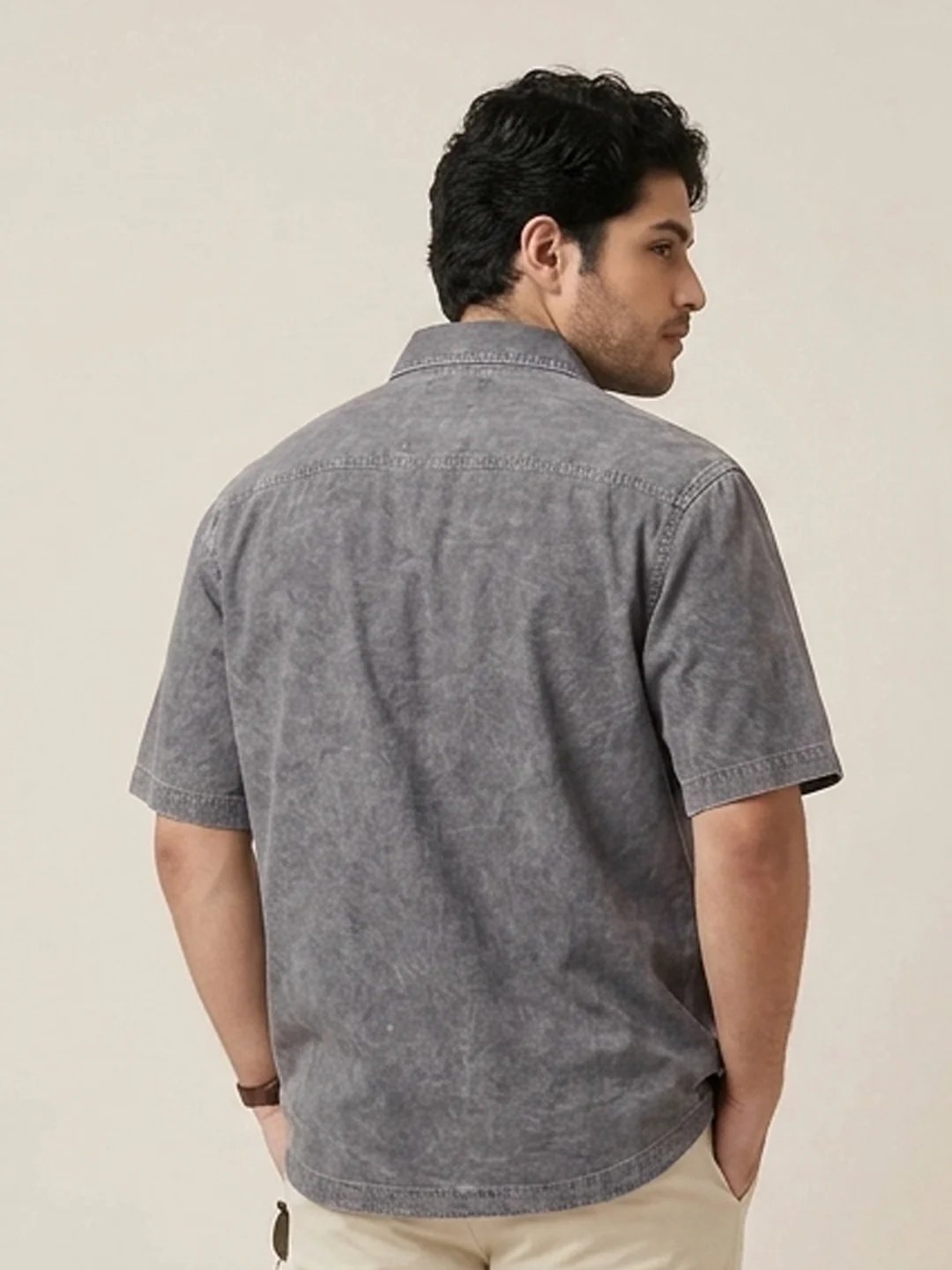 Plus Men's Light Grey Oversized Fit Half Sleeve Solid Casual Denim Shirt - Image 3