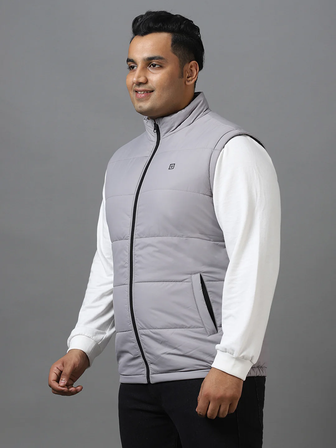 Plus Men's Light Grey Sleeveless Zippered Puffer Jacket - Image 3