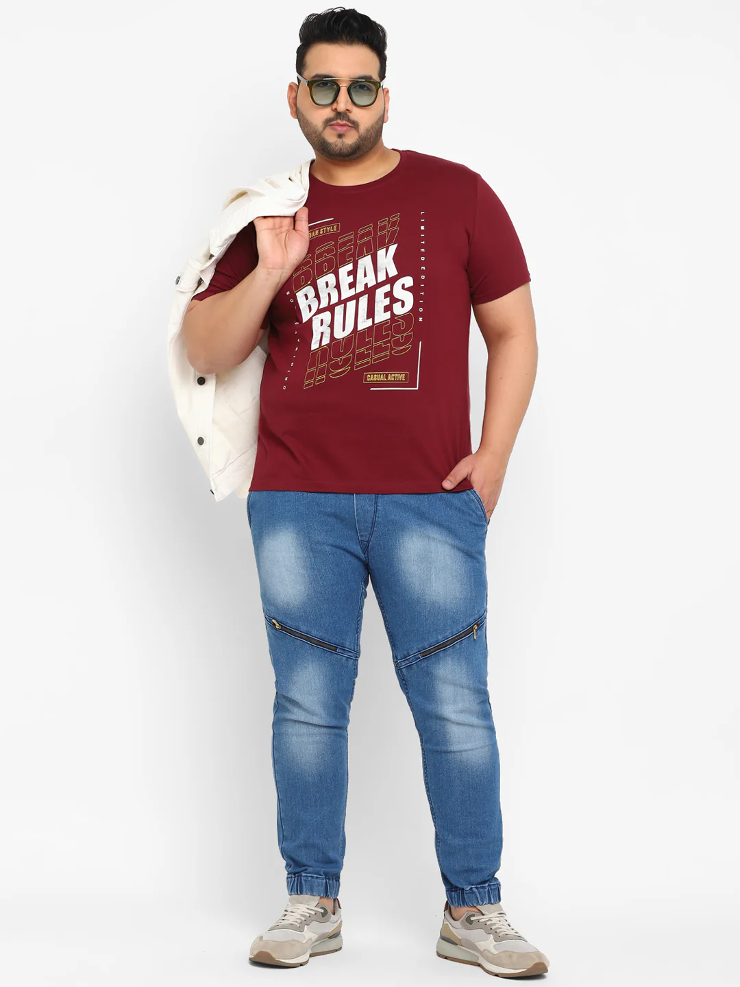 Urbano Plus Men's Maroon Graphic Printed Half Sleeve Regular Fit Cotton T-Shirt - Image 4