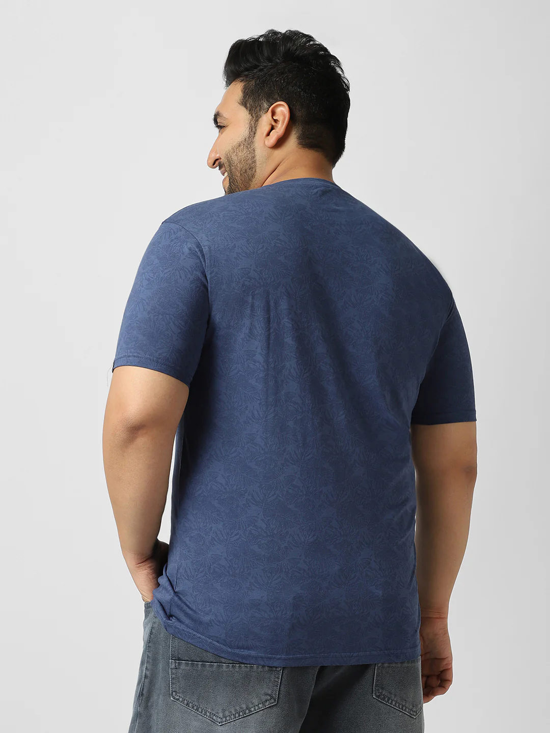 Plus Men's Mood Indigo Printed Half Sleeve Regular Fit Cotton T-Shirt - Image 3