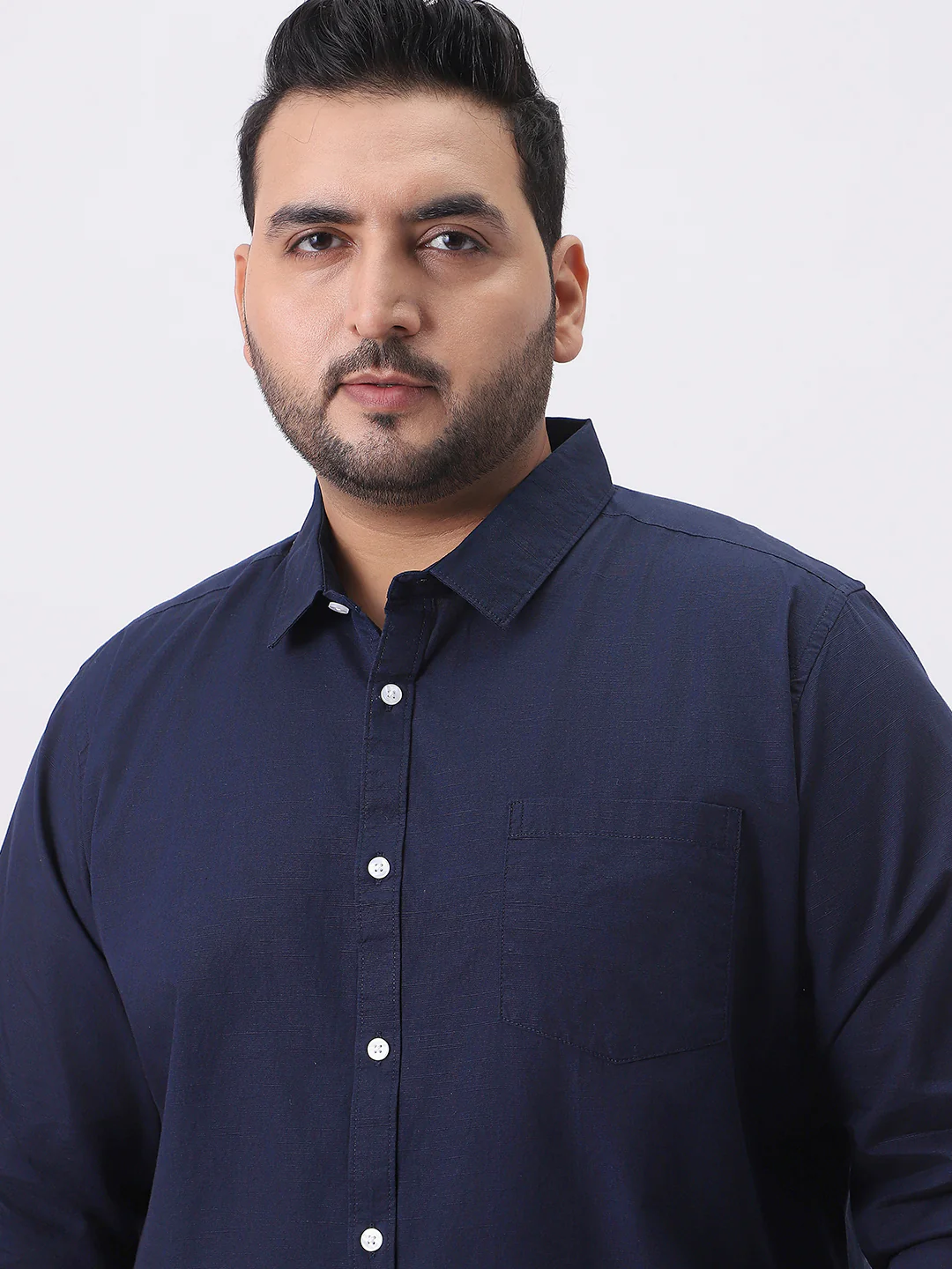 Plus Men's Navy Cotton Full Sleeve Regular Fit Casual Solid Slub Shirt with Spread Collar - Image 5