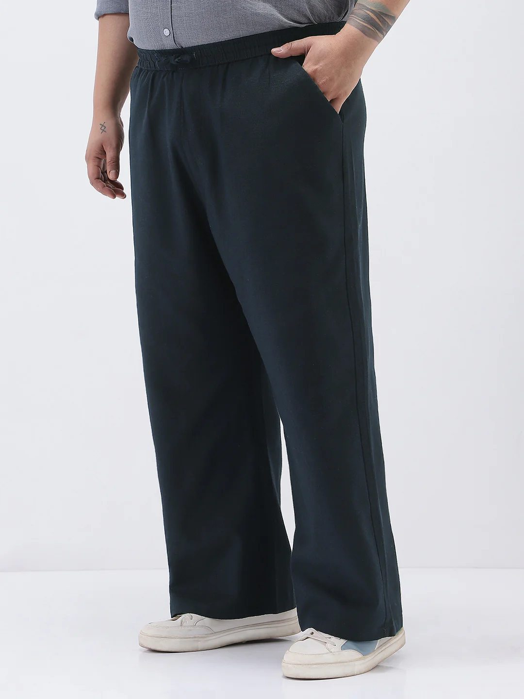 Plus Men's Navy Loose Fit Solid Linen Blend Trousers Non-Stretchable - Image 2