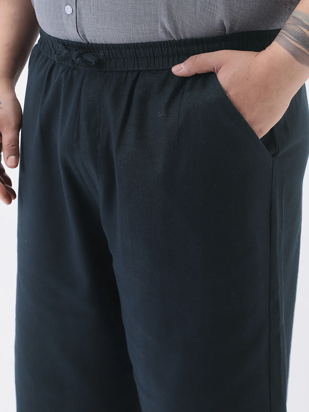 Plus Men's Navy Loose Fit Solid Linen Blend Trousers Non-Stretchable - Image 5