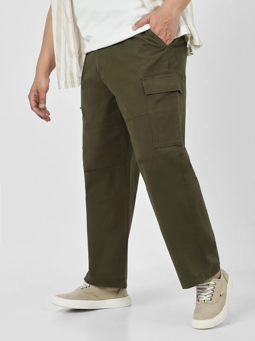 Plus Men's Olive Loose Baggy Fit Solid Cargo Chino Pant with 6 Pockets Non-Stretchable - Image 3